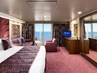 Описание на каюта ВИП апартамент - MSC Yacht Club Interior Suite - YIN на круизен кораб MSC Musica – обзавеждане, площ