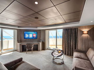 Описание на каюта ВИП апартамент - MSC Yacht Club Royal suite с джакузи - YC3 на круизен кораб MSC Musica – обзавеждане, площ