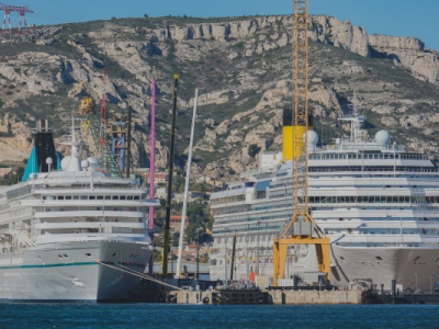 Описание и снимки на пристанище Сух док Марсилия, Франция от круизен маршрут