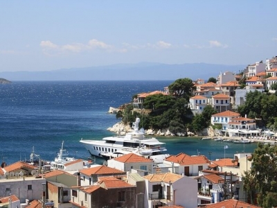 Описание и снимки на пристанище о-в Скиатос, Гърция от круизен маршрут