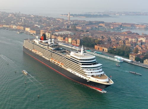 Круизен кораб Queen Elizabeth на Cunard