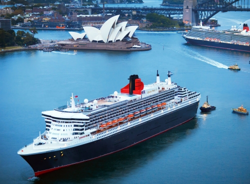 Круизен кораб Queen Mary 2  на Cunard
