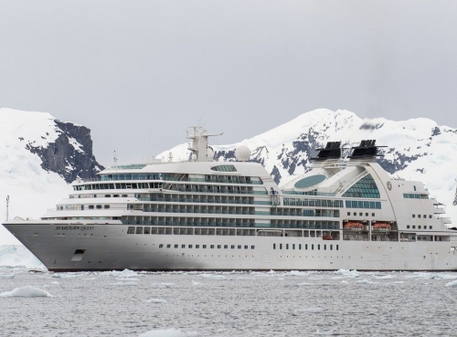 Круизен кораб Seabourn Quest на Seabourn