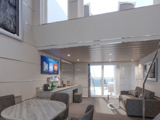 Описание на каюта ВИП апартамент - MSC Yacht Club Duplex Suite - YCD на круизен кораб MSC Bellissima – обзавеждане, площ