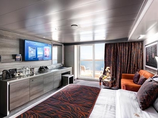 Описание на каюта ВИП апартамент - MSC Yacht Club Deluxe Suite - YC1 на круизен кораб MSC Divina – обзавеждане, площ