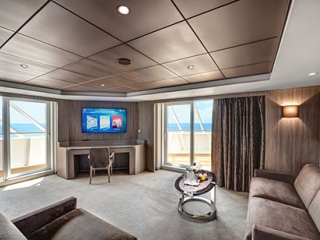 Описание на каюта ВИП апартамент - MSC Yacht Club Royal Suite - YC3 на круизен кораб MSC Sinfonia – обзавеждане, площ