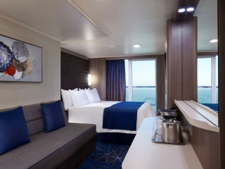 Описание на каюта Гарантиран мини-апартамент - MX на круизен кораб Norwegian Bliss – обзавеждане, площ