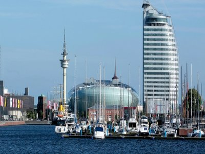 Описание и снимки на пристанище Бремерхафен, Германия от круизен маршрут