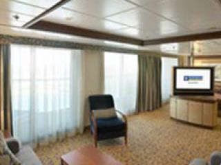 Описание на каюта Супер луксозен апартамент категория OS на круизен кораб JEWEL of the Seas – обзавеждане, площ, разположение
