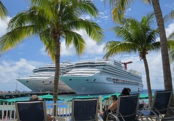 Cruise ships Bahamas