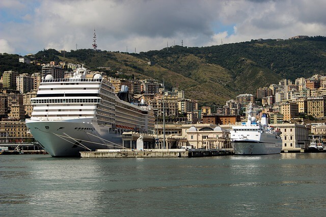 Пристанището в Генуа